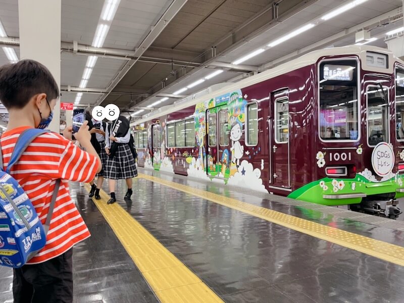 阪急電車ラッピング列車